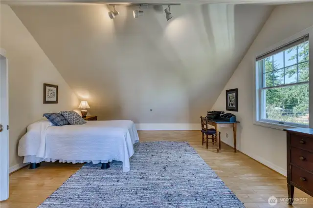 Full view of Level 2 bonus room.