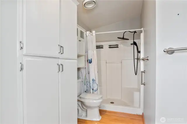 primary bedroom bath