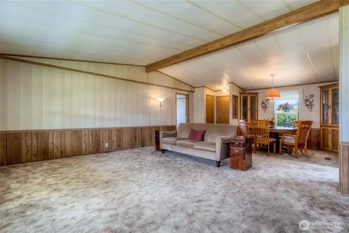 Spacious living room