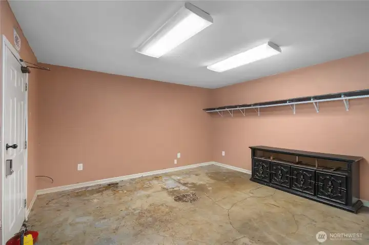 1st Garage - Workshop/Hobby room