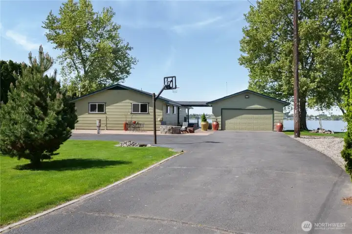 Detached 2-car garage with additional storage space