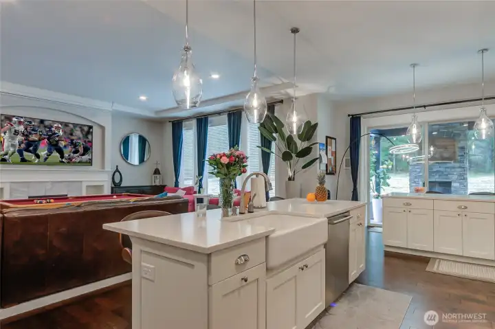 Farm sink on prep/serve/dine island