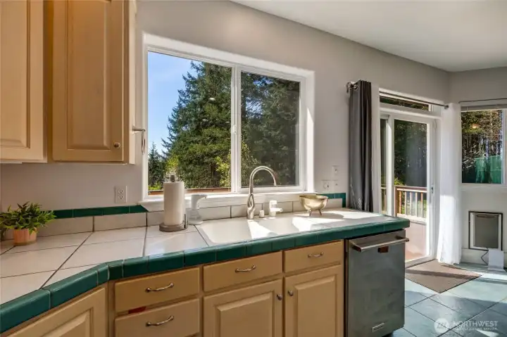 Morning coffee, homework time, and evening conversations naturally happen here.