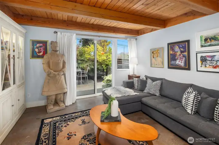 Stunning exposed beam ceilings & concrete floors