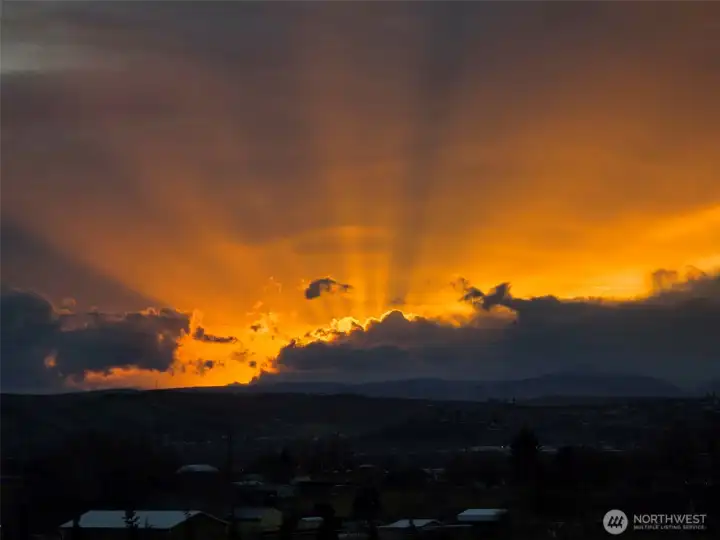 Exceptional 4.34-acre build-ready parcel with breathtaking panoramic valley and mountain views.