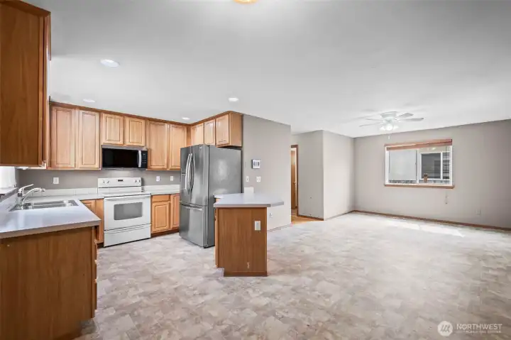 Open eat-in kitchen and dining room