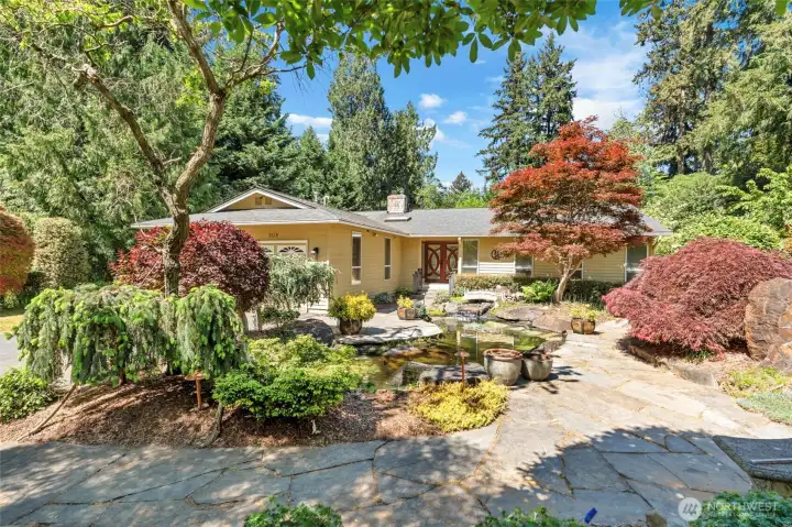 3 beds and 3 baths and 1779 sq ft mean the rooms are spacious.