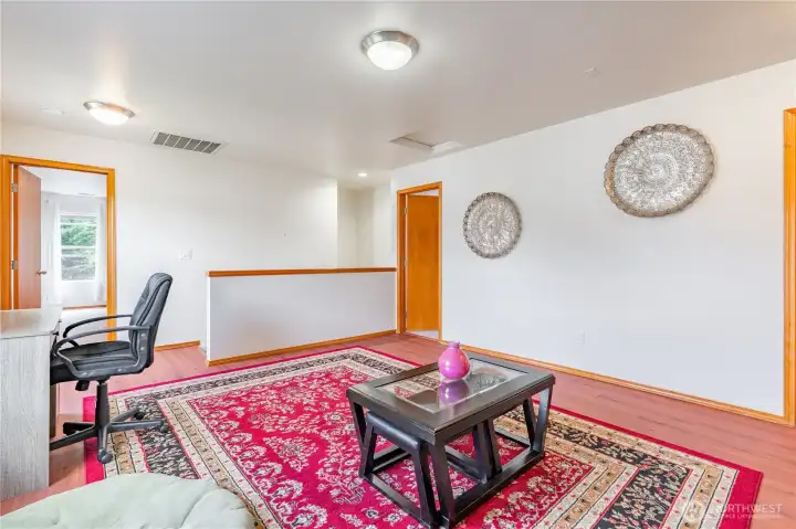 Upper level w/ gas fireplace