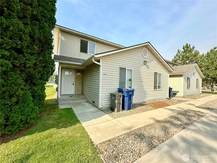 Front of unit A, all units identical