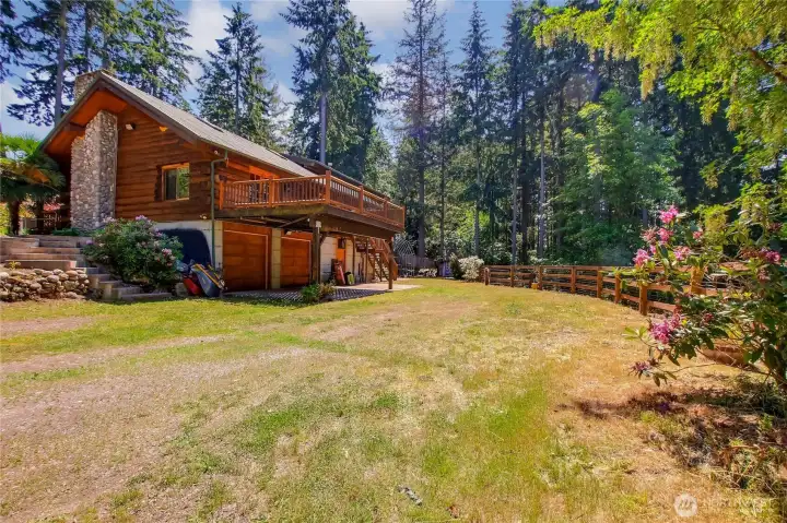 Gravel driveway to garage and have 8-10 parking spaces Gravel driveway to garage and have 8-10 parking spaces