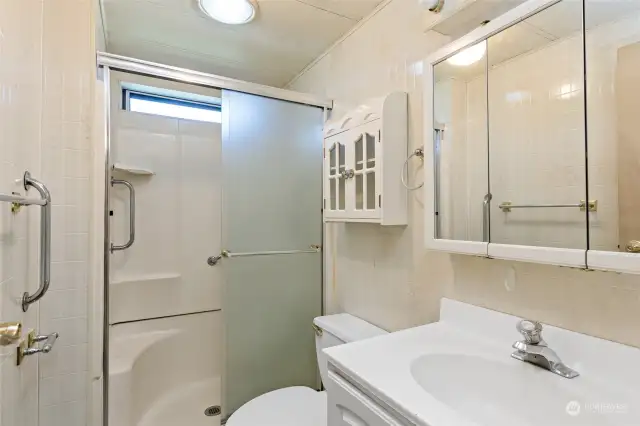 2nd bathroom with accessibility features