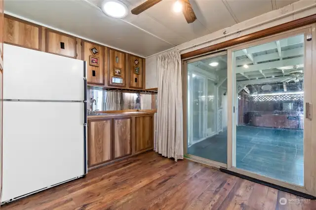 Wet bar with extra fridge