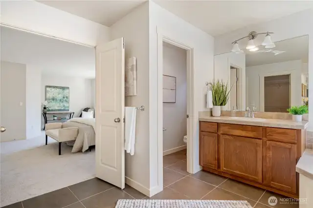 Primary Suite with a 5-piece bath