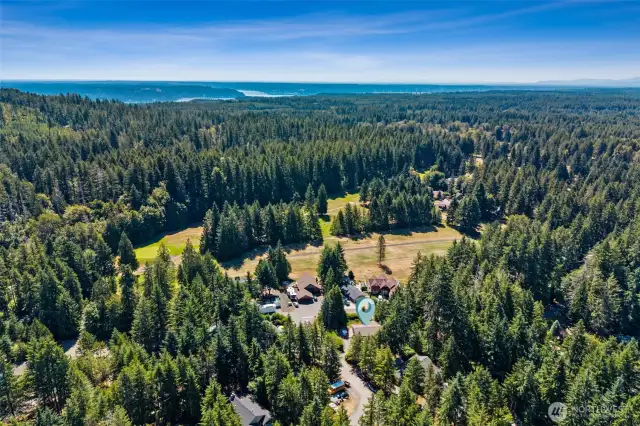 Aerial view showing proximity to the 3rd fairway!