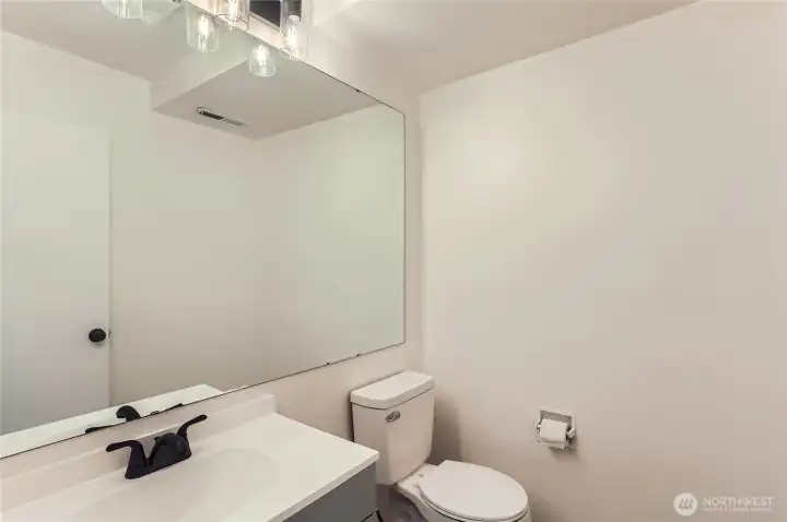 1/2 bath in hallway