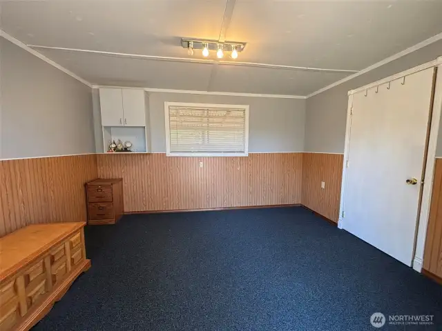 Detached craft room