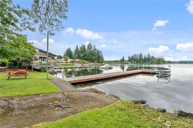 Enjoy community amenities like a boat launch, 2 docks for moorage and a clubhouse over the water!