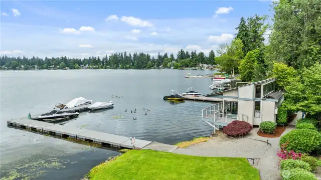 An aerial view of clubhouse and moorage docks.