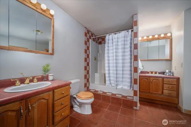 Primary bath