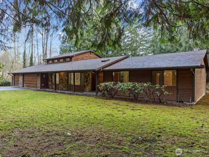 2,800 Sq Ft on 2.67 acres