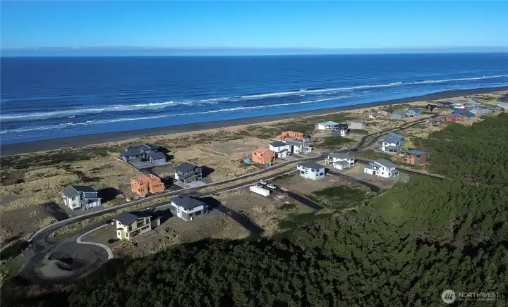 Discover the most attractive beach neighborhood on the coast!