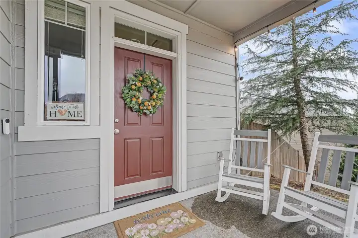 Front porch view, so welcoming!