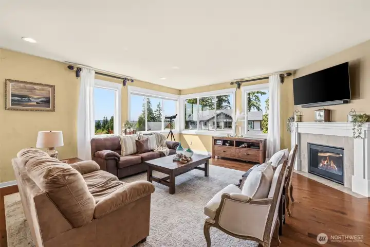 Spacious family/living room with a gas fireplace—perfect for gatherings.