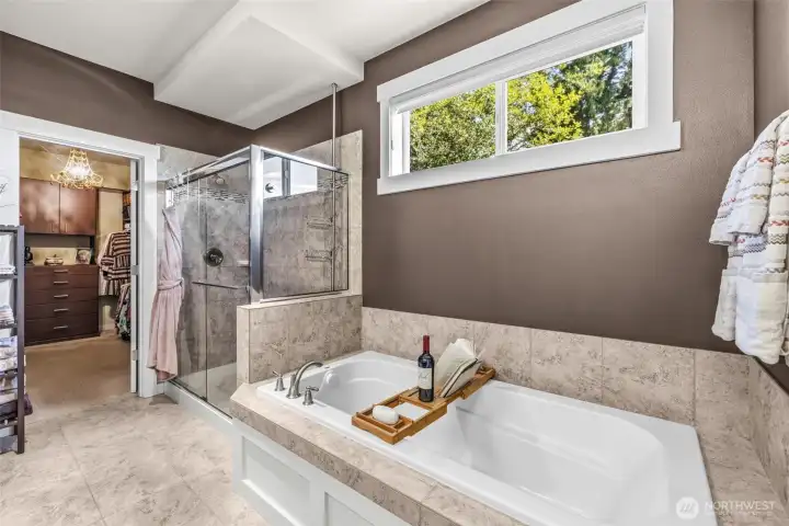 Soaking tub for those moments of needed scerenity.