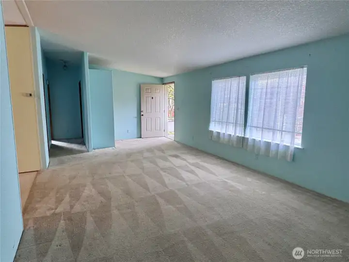 Open layout to kitchen