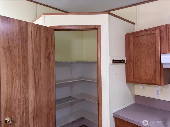 Walk in pantry