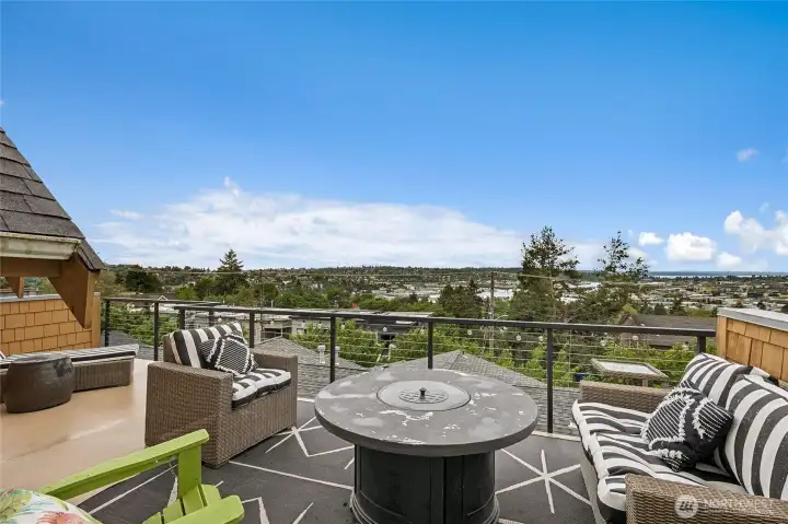 Roof top deck off the primary offers great views with some sound and Mountain but definitely AMAZING SUNSETS! Roof top deck off the primary offers great views with some sound and Mountain but definitely AMAZING SUNSETS!