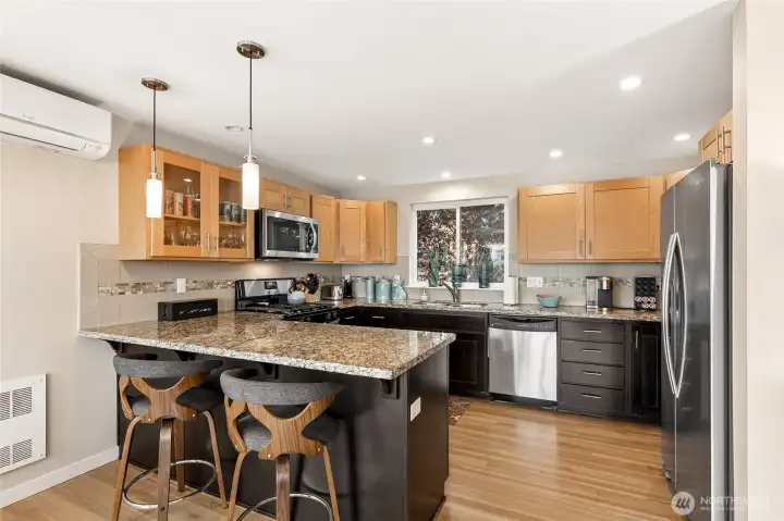 Loads of cabinets and counter space. Stainless steel appliances . Gas cooking. Loads of cabinets and counter space. Stainless steel appliances . Gas cooking.