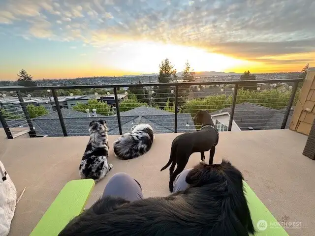 Invite your friends over to enjoy the gorgeous sunsets. Invite your friends over to enjoy the gorgeous sunsets.