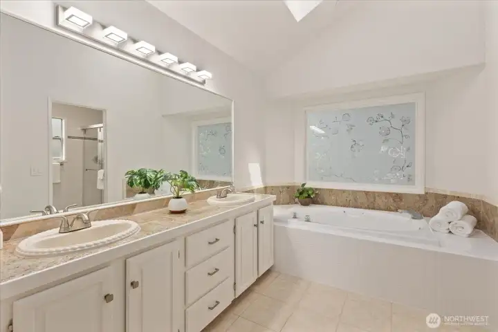 Refreshed 5pc Primary Bath