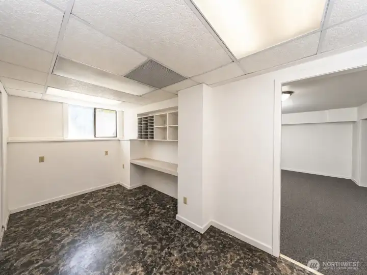 2 bonus rooms could be used as office or storage