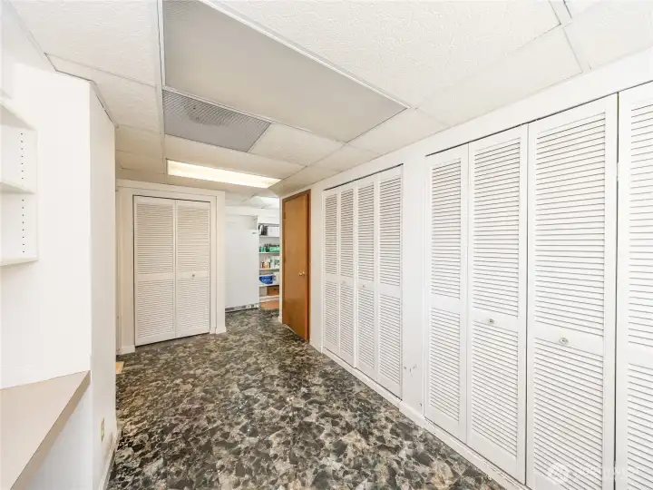2 bonus rooms could be used as office or storage