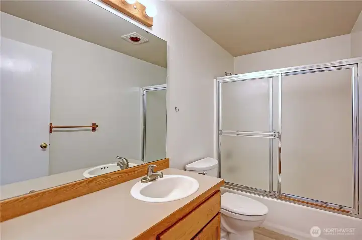 Full Guest Bath~