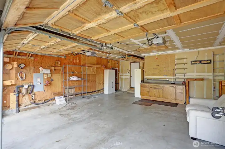 Large Garage w/ Side-Door, Workbench and Storage~