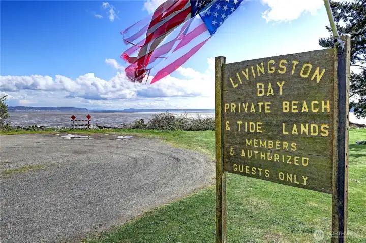 Friendly, Tight-Knit Beach Community~