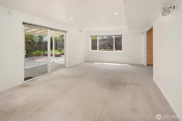 With direct access to the backyard.