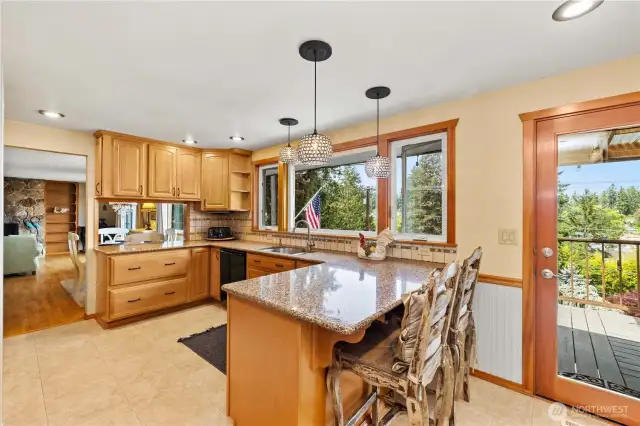 Eat-In Kitchen