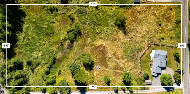 Estimated property lines - you've got room for SO much!