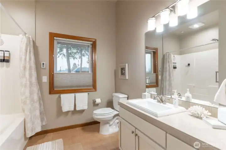 Second bedroom also has radiant flooring heat.  A full bath with tub and shower also.