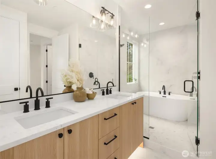 Double vanity in primary suite