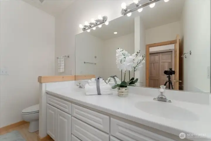 Primary ensuite bath