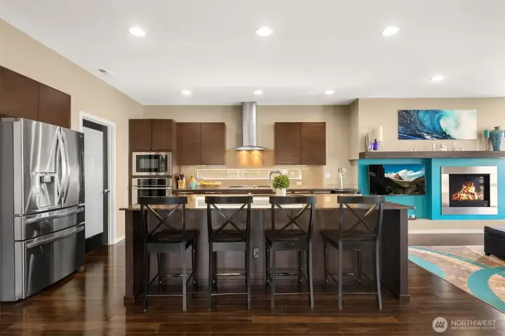 Kitchen w/ Eating Space