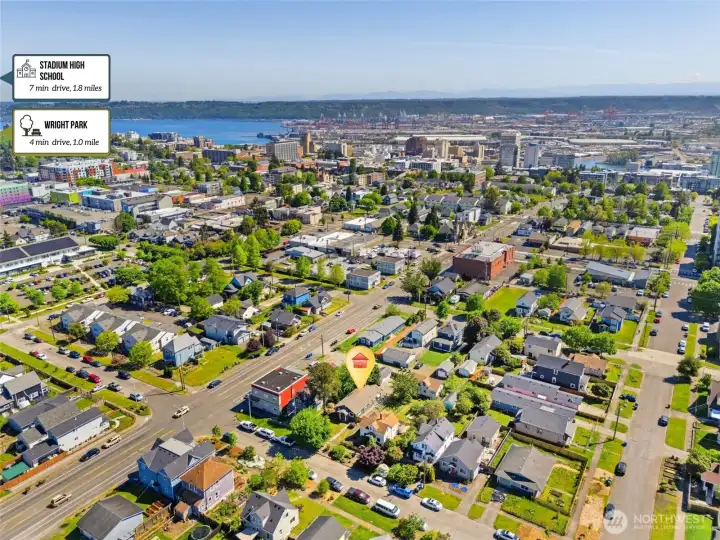 Icons have been added to show proximity to nearby areas