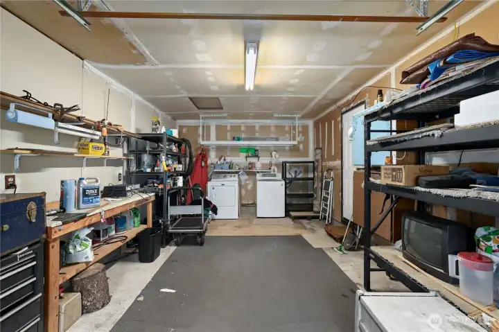Extra deep garage Extra deep garage