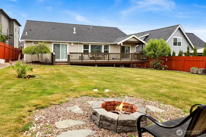 huge back yard with firepit huge back yard with firepit