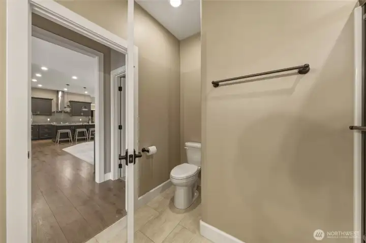 Full Bath Full Bath
